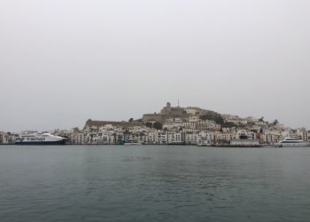 Calima o polvo sahariano sobre Ibiza en una imagen de archivo.