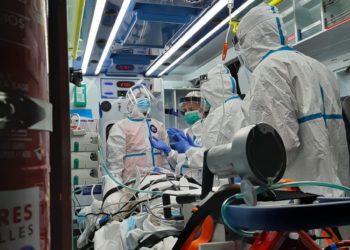 Imagen de archivo de un traslado de un paciente con ECMO en Baleares.