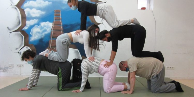 Activitat física al Casal de Joves el passat mes de maig. Imatge cedida pel Consell de Formentera.