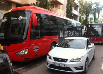 Imatge d'arxiu d'autobusos a l'avinguda Isidor Macabich.