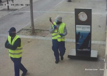 Los dos autores del robo en una joyería de Vara de Rey.