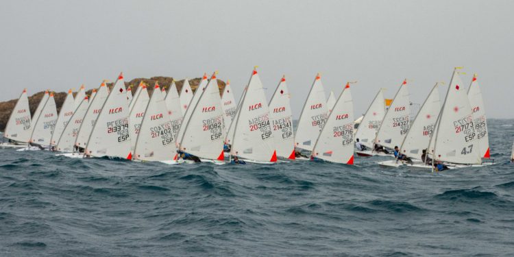 Salida de una de las pruebas del campeonato de España organizado por el Club Náutico de Ibiza. Fotos: Sebastián Candela