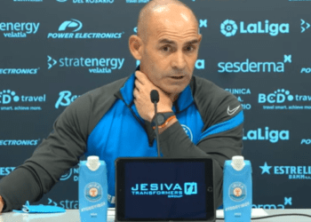 Paco Jémez en una rueda de prensa con la UD