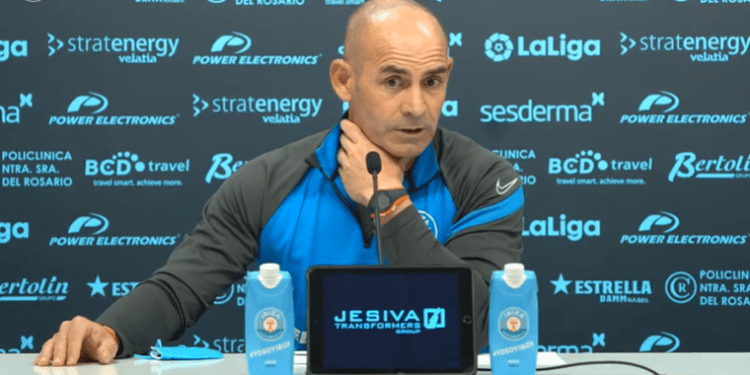 Paco Jémez en una rueda de prensa con la UD