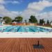 Piscina exterior del complejo de Raspallar