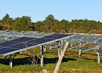 Instalación solar en el Cami Vell de Sant Mateu, imagen de archivo.