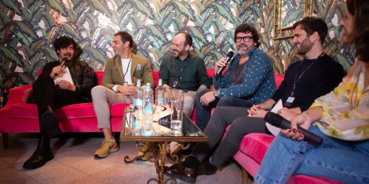 Imagen de la mesa redonda celebrada este jueves con los actores de la serie. Cedida por Ibicine.