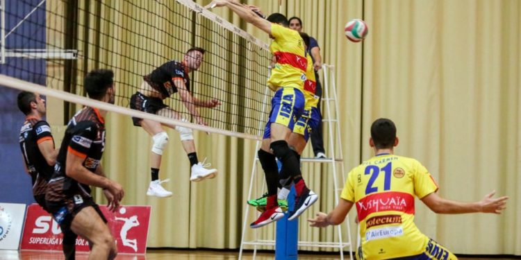 UD Ibiza Ushuaïa Volley contra el Terol a una imatge d'arxiu.