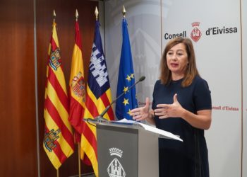 Imagen de archivo de la presidenta del Govern, Francina Armengol, en el Consell d'Eivissa. Foto: CAIB.
