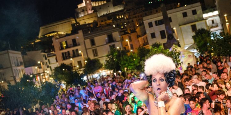 Imagen de edición del orgullo en el puerto de Ibiza en 2022. Imagen cedida por Ibiza Pride.