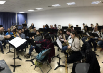 La banda municipal de Santa Eulària durante un ensayo en 2019.