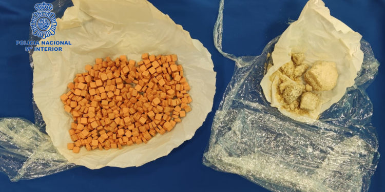 Pastillas y rocas de MDMA incautadas. Foto Policía Nacional