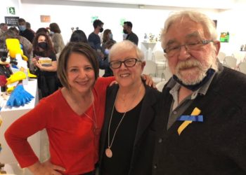 Pep Costa hace solo unos días, el 20 de abril, con Sofía Hernanz, a la izquierda, en la presentación del libro 'Ses Salines. L'orgull d'un poblé'.