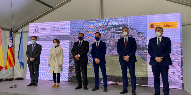 Presentación del proyecto en marzo de 2021 en Ibiza con la presencia del ex ministro Ábalos.