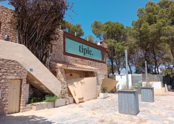 Obras en el Tipic, en la entrada de es Pujols, en una imagen cedida por RàdioIlla.