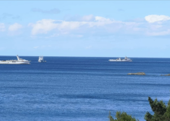 Atuneros en la costa de Ibiza en mayo de 2022