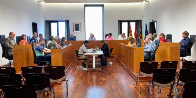 Pleno municipal en Vila. Imagen cedida por el PP.