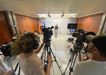 La presidenta Francina Armengol ha dado a conocer los acuerdos del Consell de Govern de este lunes en el Consell d'Eivissa. CAIB.