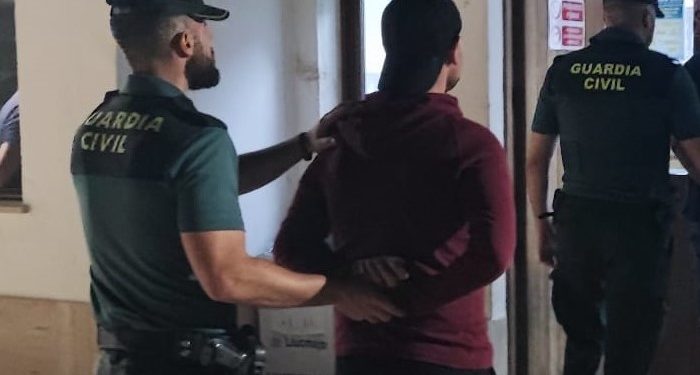 Imagen de archivo de la detención de un hombre en Santa Eulària