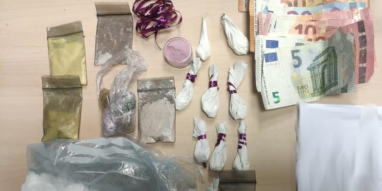 Droga y efectivo incautados al hombre por la Policía Nacional de Ibiza.