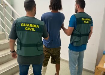 Imagen de archivo de una detención de la Guardia Civil en Ibiza