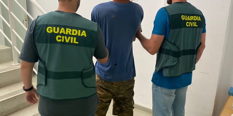 Imagen de archivo de una detención de la Guardia Civil en Ibiza