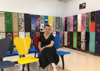 Marian Ferrer, directora de l'Escola d'Art d'Eivissa, aquest dijous al centre. Foto: Toni Escandell.