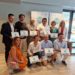 Premiados. Fila de arriba de izquierda a derecha: Rafael Ruiz, alcalde de Eivissa; David Reartes, chef de Re.art y Pomona; Vicent Marí, presidente de la Associació d' Apicultors; José Torres 'Racó", chef ejecutivo de Port Balanzat, Es Nautic, Ses Escoles y Club Náutico de Ibiza; Cati Marí, propietaria del restaurante Es Rebost de can Prats; Carmen Ferrer, alcaldesa de Santa Eulària des Riu. Fila de abajo de izquierda a derecha: Gaby Gambina, responsable de Ibiza Produce; Álvaro Sanz, chef de Es Tragón; David Grussaute, chef de Unic; Juanan Martinez, responsable del hotel W Ibiza.