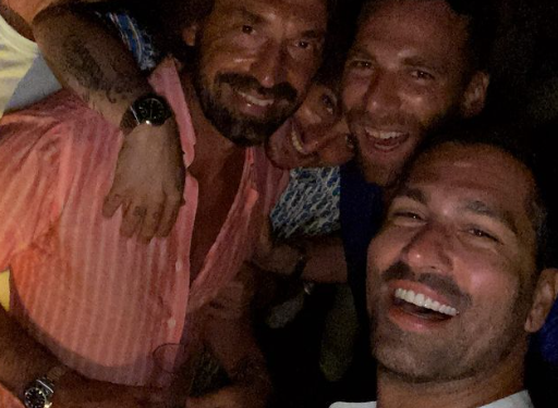 Borriello, a la derecha de la imagen, con amigos (Verratti en el centro) en una foto de sus stories.
