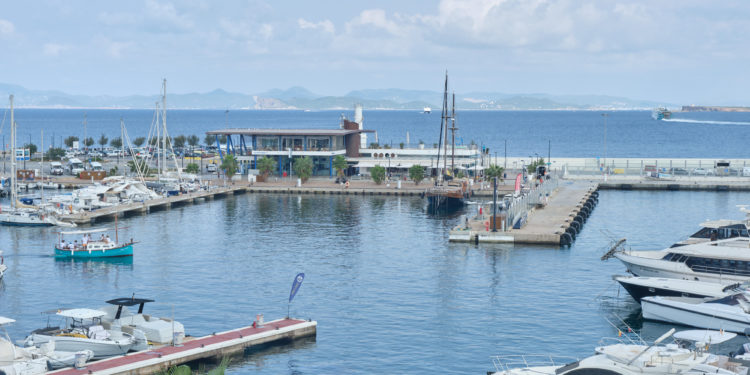 Muelle de poniente de la Savina.