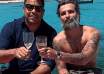 Ronaldo y el actor Bruno Gagliasso en Formentera el año pasado