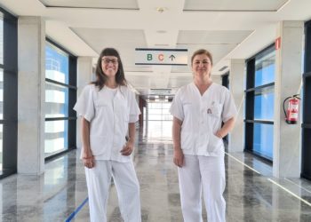 La fisioterapeuta Lola Muñoz Sánchez y doctora Gergana Lilova, de la Consulta de suelo pélvico del Servicio de Rehabilitación. Imagen Área de Salud de Ibiza y Formentera