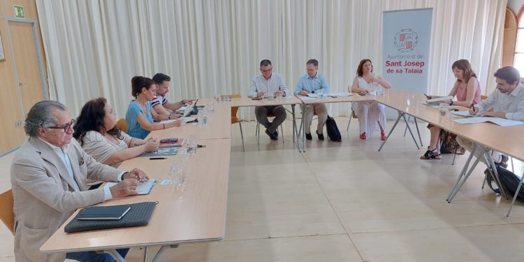 Imagen de la reunión de este miércoles entre todas las partes. CAIB.