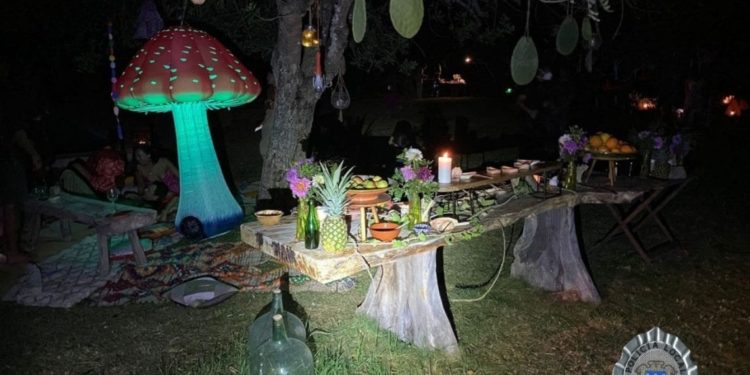 Fiesta ilegal en una vivienda de Sant Josep.