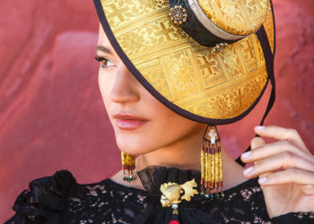 La top model Malena Costa luce el sombrero de K de Kose Kose. Foto Aisha Bonet para Adlib Ibiza Consell de Ibiza