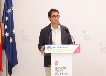 El portavoz del Govern, Iago Negueruela, este lunes en rueda de prensa. CAIB.