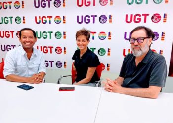 Alex Ceball, presidente de la AAVIB con la Vicesecretaria General y Secretaria de Políticas Sociales e Igualdad de UGT, Xisca Garí Perelló, y el Secretario de Organización, Comunicación y Política Institucional del sindicato, Miguel Herranz Bonet.