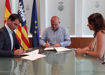 De izquierda a derecha Miquel Company, Vicent Marí y Sara Ramon, hoy en el Consell.