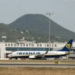 Un vuelo de Ryanair en el Aeropuerto de Ibiza.