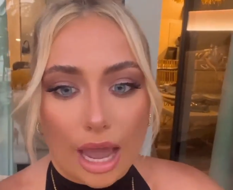 Saffron Barker durante su relato del intento de drogarla en una discoteca de Ibiza