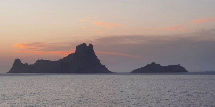 Es Vedrà i es Vedranell. Autor: Macondo