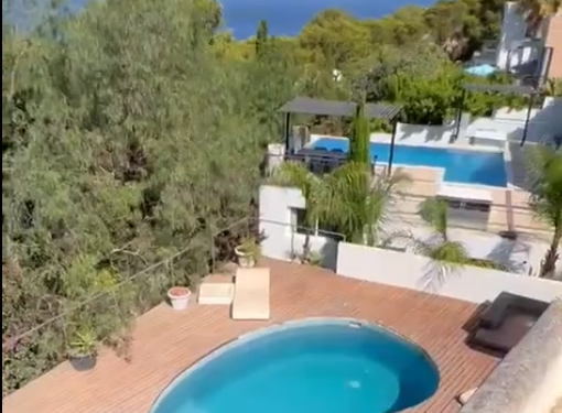 Un plano del vídeo en el que el Comando Desokupa muestra una parte de la vivienda desokupada en Ibiza en julio de este año