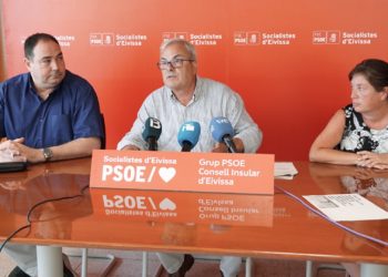 Rueda de prensa del PSOE sobre la gestión de PP y Ciudadanos en el Consell de Ibiza.