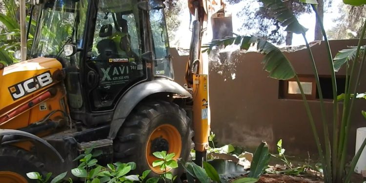 Els treballs de demolició van començar aquest dimarts. Ajuntament de Sant Josep.