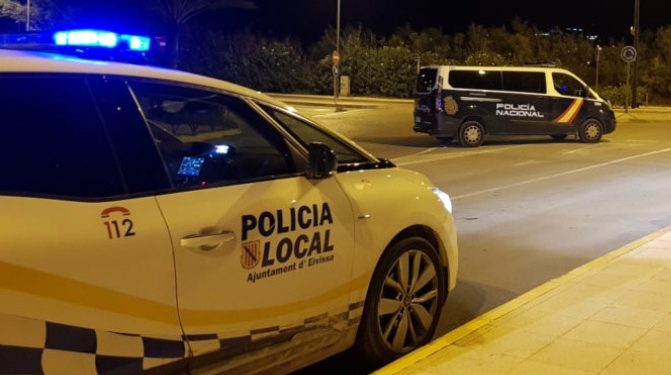 Imagen de archivo de un vehículo de la Policía Local de Ibiza.