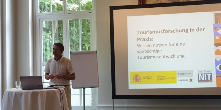 Alvaro Blanco Volmer en una presetación en Alemania. Twitter