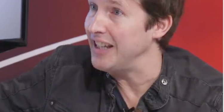 James Blunt durante la entrevista con Business Insider