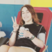 Gloria, una voluntaria de Palma, se hidrata después de donar sangre para en Banc.