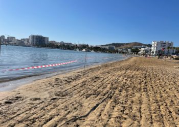 Playa cerrada al baño. Ayuntamiento de Sant Antoni.