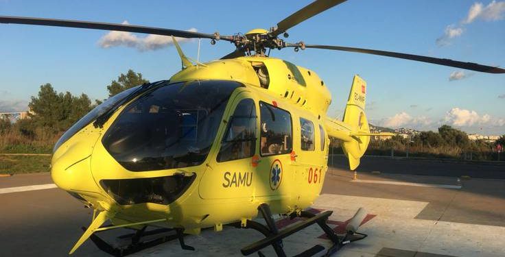 Imagen de un helicóptero medicalizado